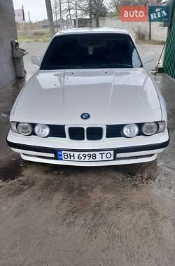 Седан BMW 5 Series 1988 в Татарбунарах