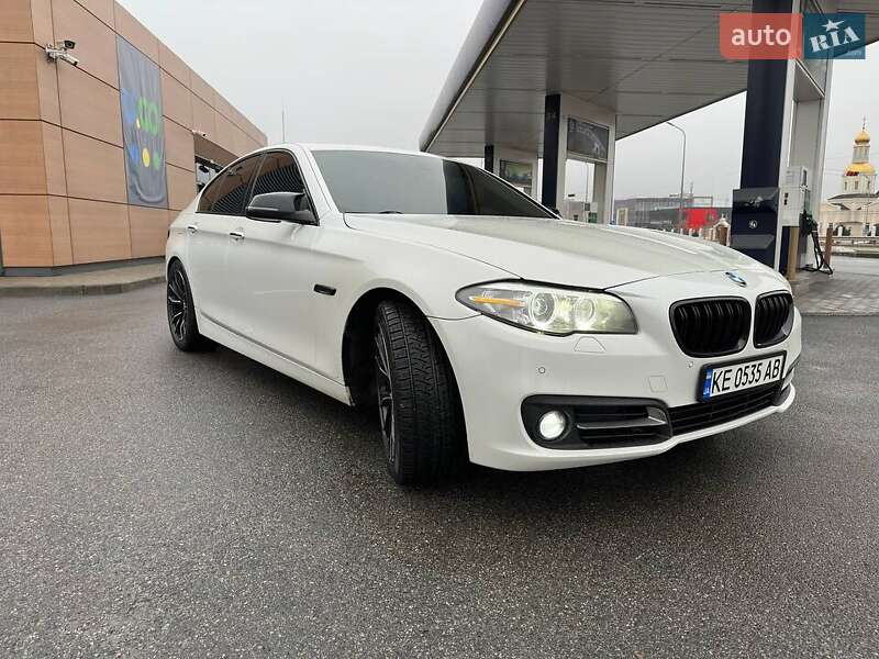 Седан BMW 5 Series 2014 в Львове