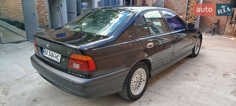 Седан BMW 5 Series 2002 в Новоукраїнці