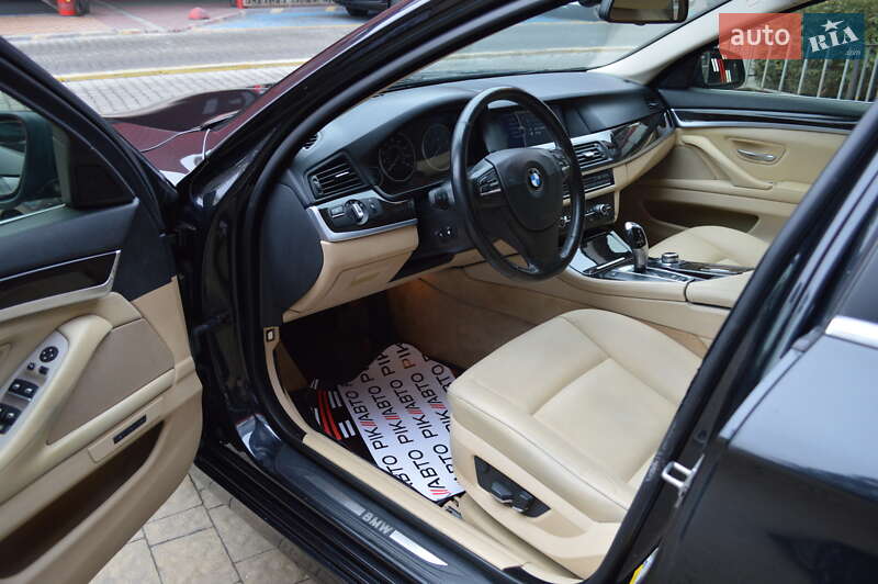 Седан BMW 5 Series 2011 в Львові