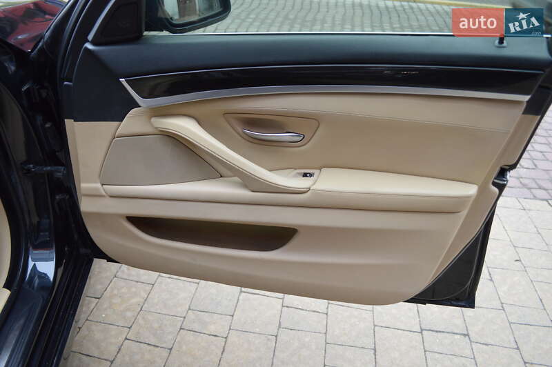 Седан BMW 5 Series 2011 в Львові