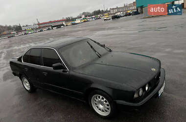 Седан BMW 5 Series 1988 в Тульчині