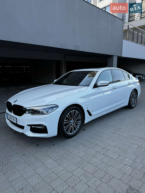 Седан BMW 5 Series 2017 в Львове