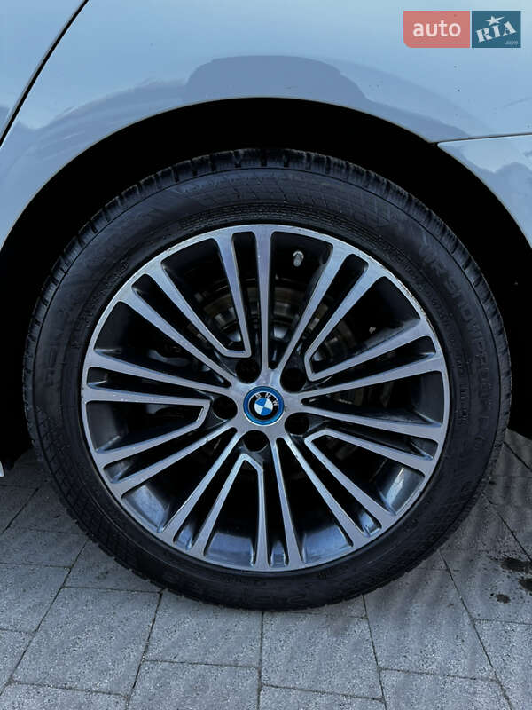 Седан BMW 5 Series 2017 в Львове