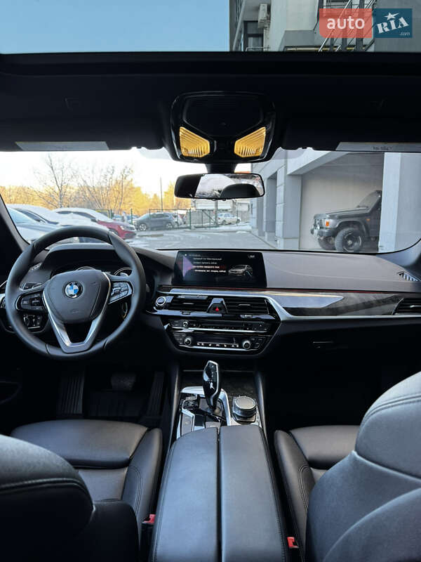 Седан BMW 5 Series 2017 в Львове
