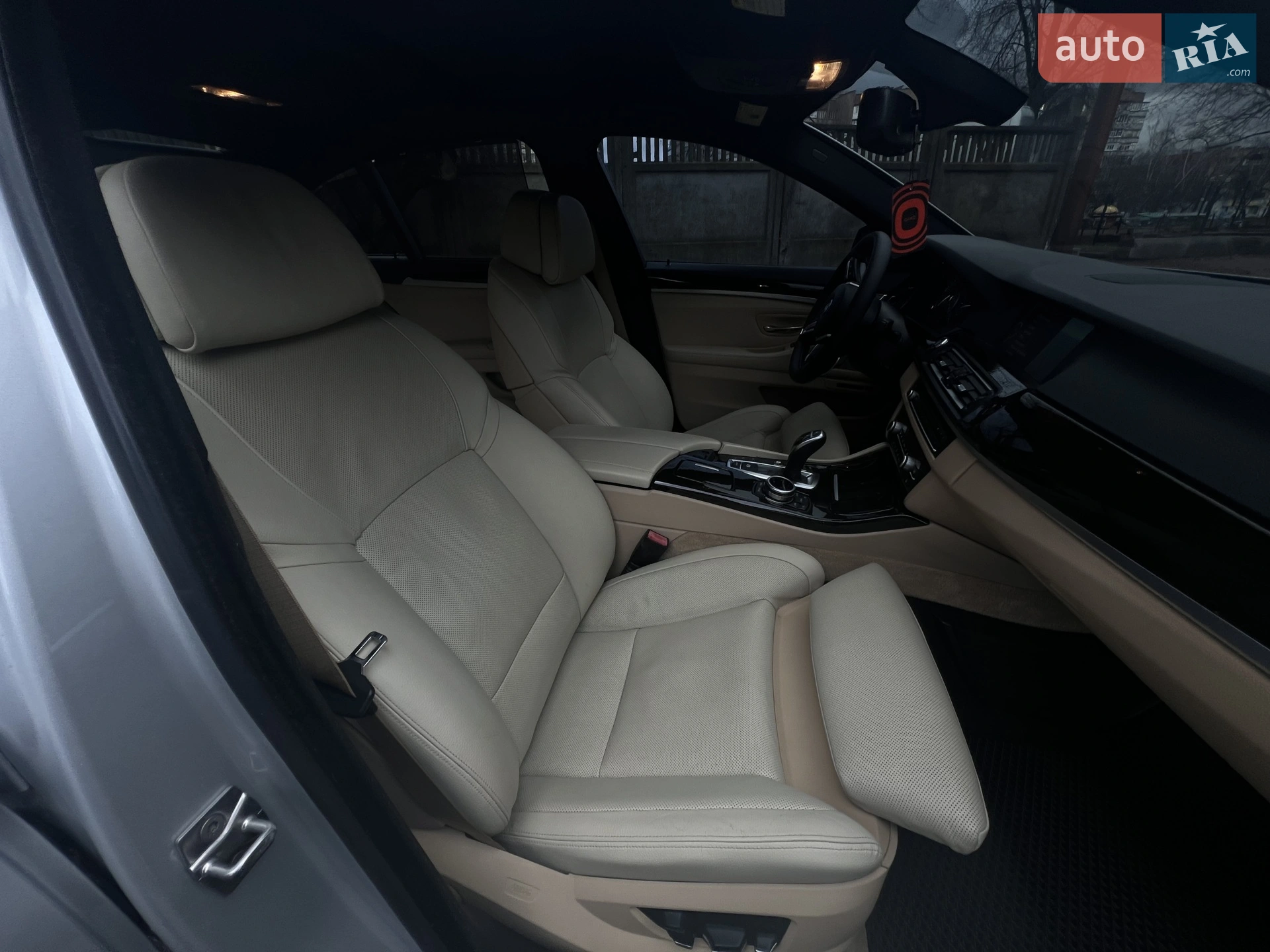 2012 BMW 5er - мініатюра 2