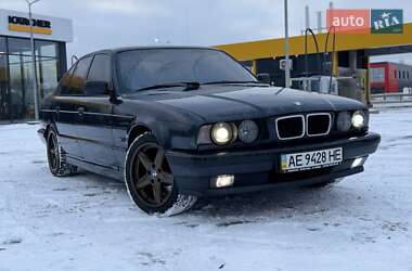 Седан BMW 5 Series 1994 в Дніпрі