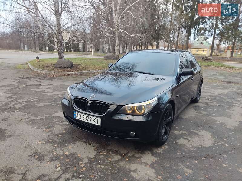 Седан BMW 5 Series 2004 в Немирові