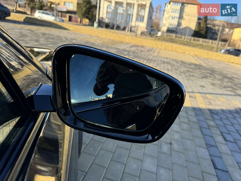 Седан BMW 5 Series 2019 в Черновцах