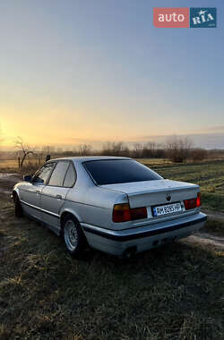 Седан BMW 5 Series 1989 в Житомирі