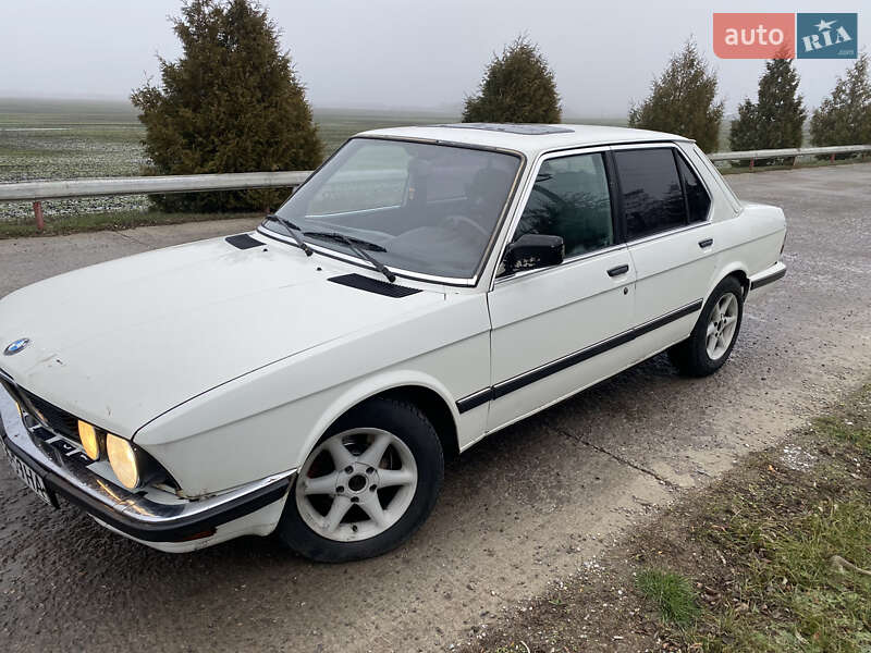 Седан BMW 5 Series 1984 в Знам'янці