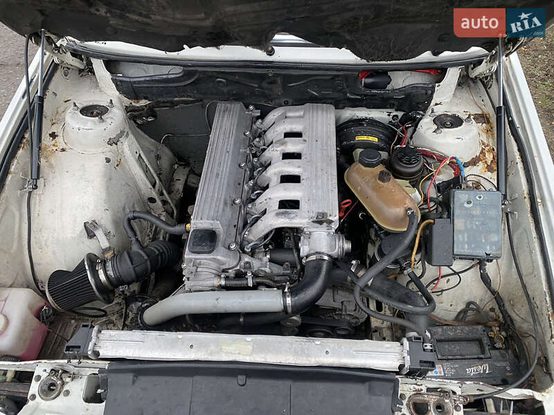 Седан BMW 5 Series 1984 в Знам'янці