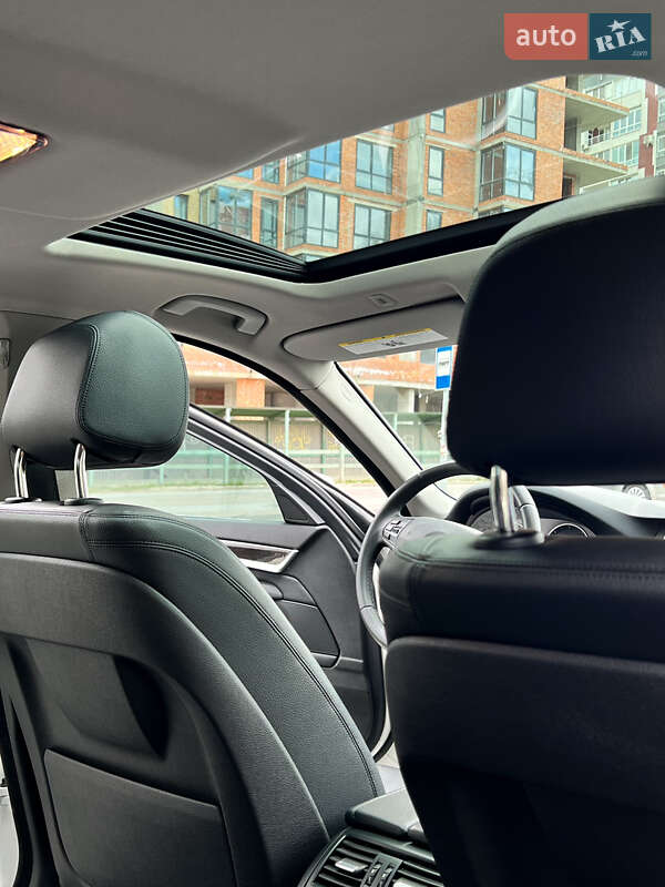 Седан BMW 5 Series 2013 в Львове