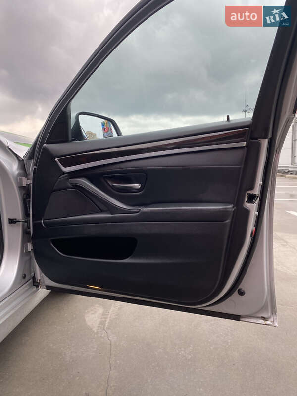 Седан BMW 5 Series 2014 в Киеве