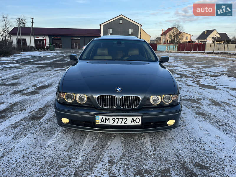 Седан BMW 5 Series 2002 в Звягеле