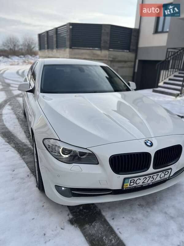 Седан BMW 5 Series 2012 в Львові