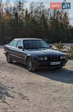 Седан BMW 5 Series 1994 в Киеве