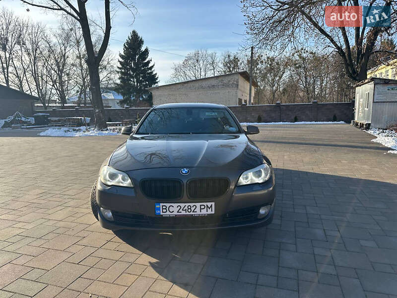 Седан BMW 5 Series 2011 в 
