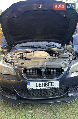 Седан BMW 5 Series 2004 в Ромнах