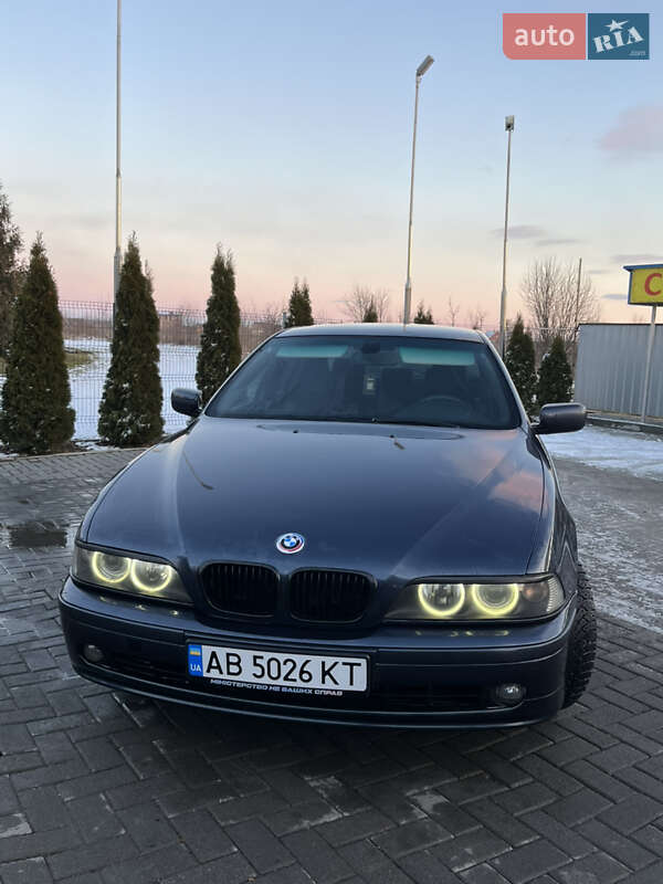 Седан BMW 5 Series 2003 в Гайсину