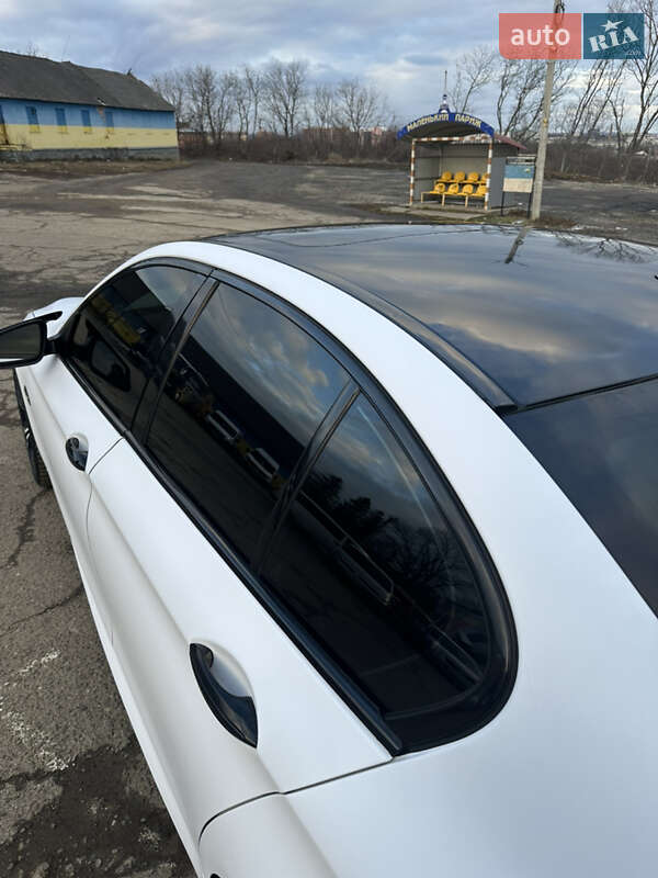 Седан BMW 5 Series 2012 в Черновцах