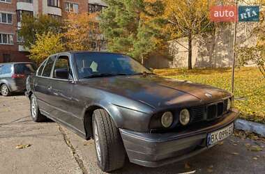 Седан BMW 5 Series 1989 в Рівному