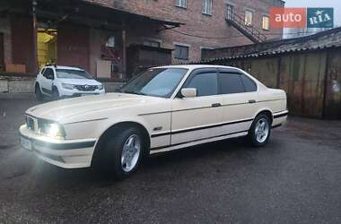 Седан BMW 5 Series 1989 в Черкасах