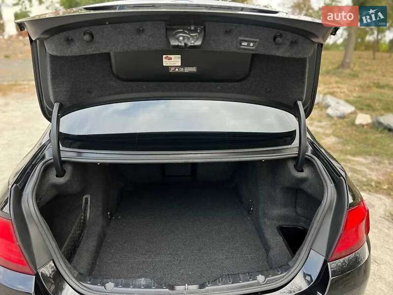 Седан BMW 5 Series 2012 в Запоріжжі