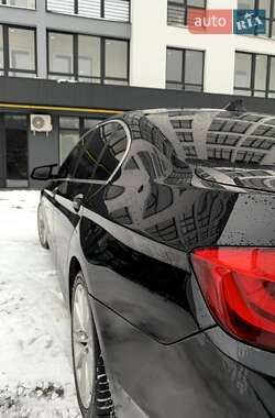 Седан BMW 5 Series 2012 в Новояворівську