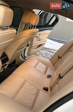 Седан BMW 5 Series 2012 в 