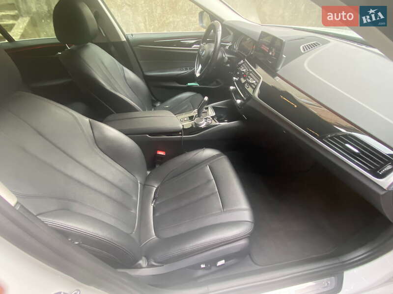 Седан BMW 5 Series 2017 в Львове фото 17 Седан BMW 5 Series 2017 в Львове