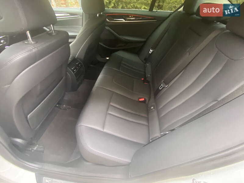 Седан BMW 5 Series 2017 в Львове фото 20 Седан BMW 5 Series 2017 в Львове