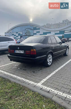 Седан BMW 5 Series 1993 в Южному