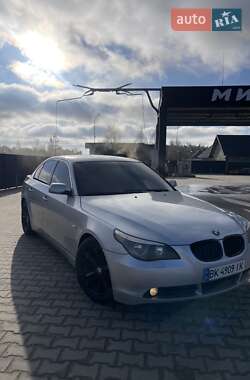 Седан BMW 5 Series 2004 в Рокитному