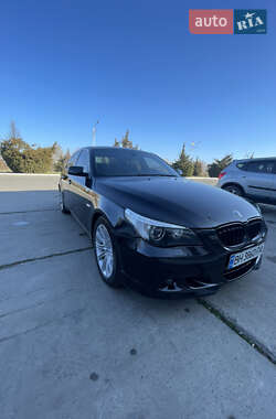 Седан BMW 5 Series 2004 в Измаиле