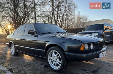 Седан BMW 5 Series 1988 в Жовкві