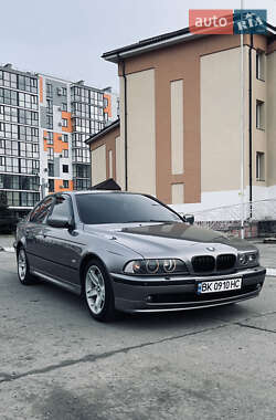 Седан BMW 5 Series 2003 в Вараші