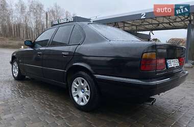 Седан BMW 5 Series 1989 в Сенчі