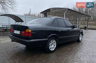 Седан BMW 5 Series 1989 в Сенчі