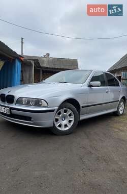 Седан BMW 5 Series 2001 в Рокитном