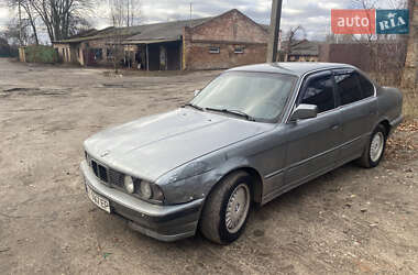 Седан BMW 5 Series 1989 в Ромнах