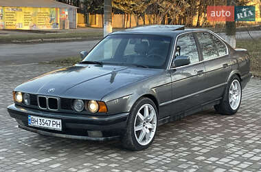 Седан BMW 5 Series 1990 в Теофиполе