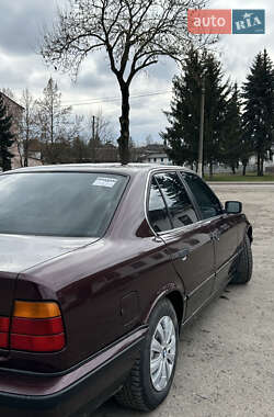 Седан BMW 5 Series 1994 в Дубно