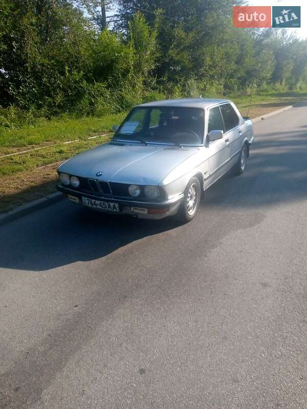 Седан BMW 5 Series 1986 в Днепре