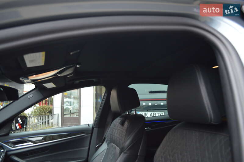 Седан BMW 5 Series 2017 в Львові