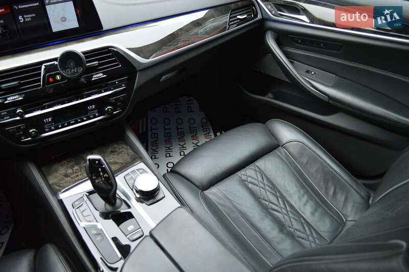 Седан BMW 5 Series 2017 в Львові