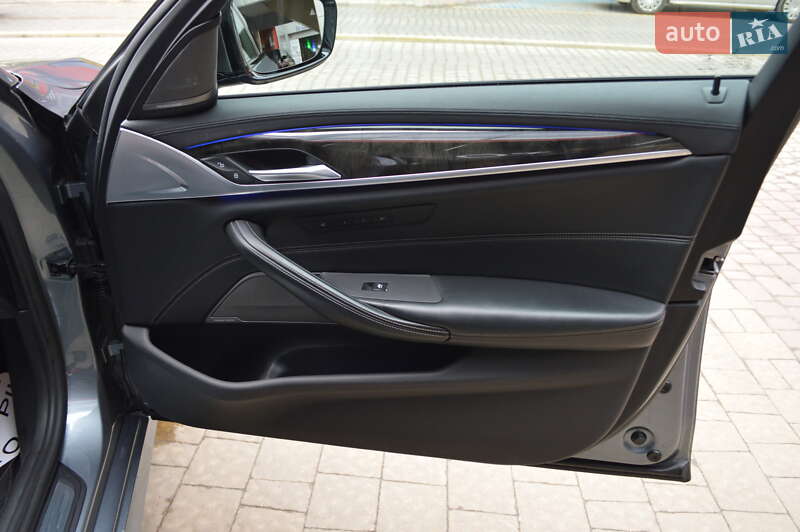 Седан BMW 5 Series 2017 в Львові