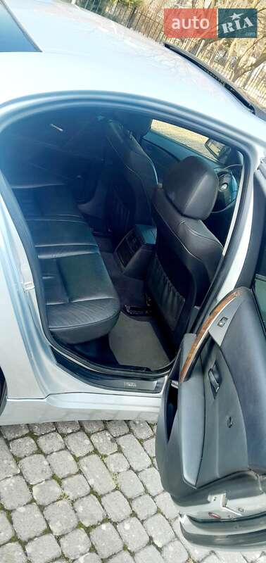 Седан BMW 5 Series 2004 в Ужгороде