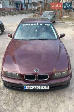 Седан BMW 5 Series 1999 в Запорожье