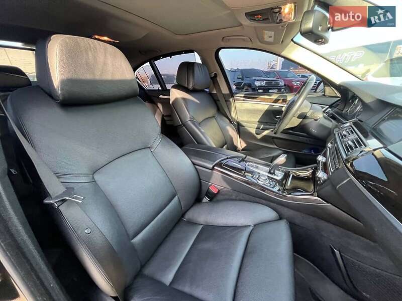 Седан BMW 5 Series 2010 в Львові